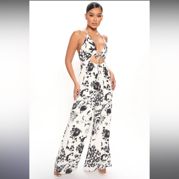 NWT🤍❣️🖤Animal Print Jumpsuit - Black/combo Sz 1X🐆 - Picture 2 of 10